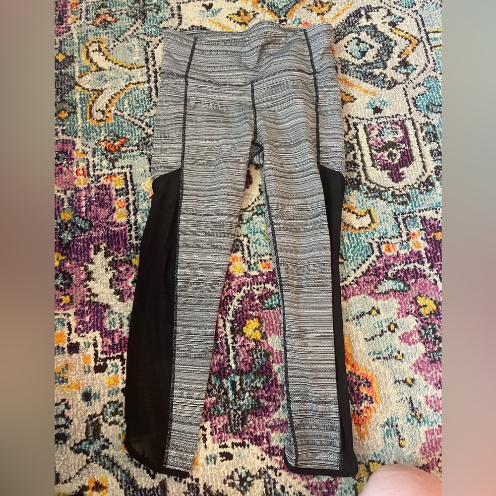 Athleta medium high waisted crops